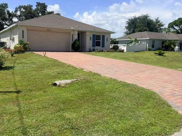 1004 NE 36th TER , CAPE CORAL, FL 33909