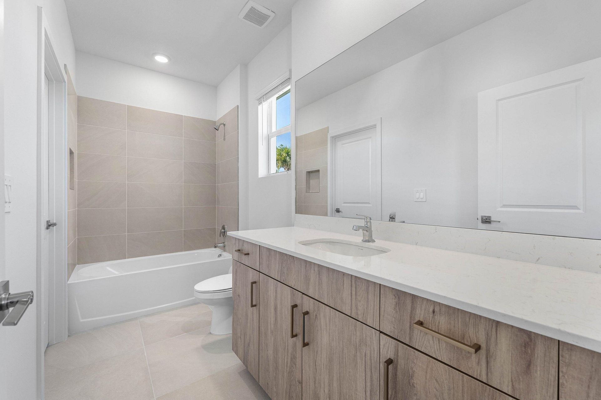 157 Lakeside Landing Court, Royal Palm Beach, FL 33411 Photo