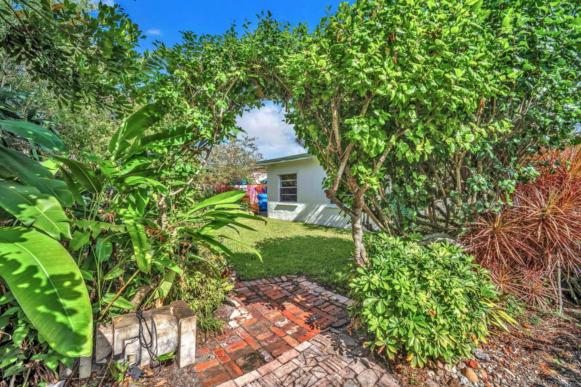 8380 NW 28th Street, Sunrise, FL 33322 Photo