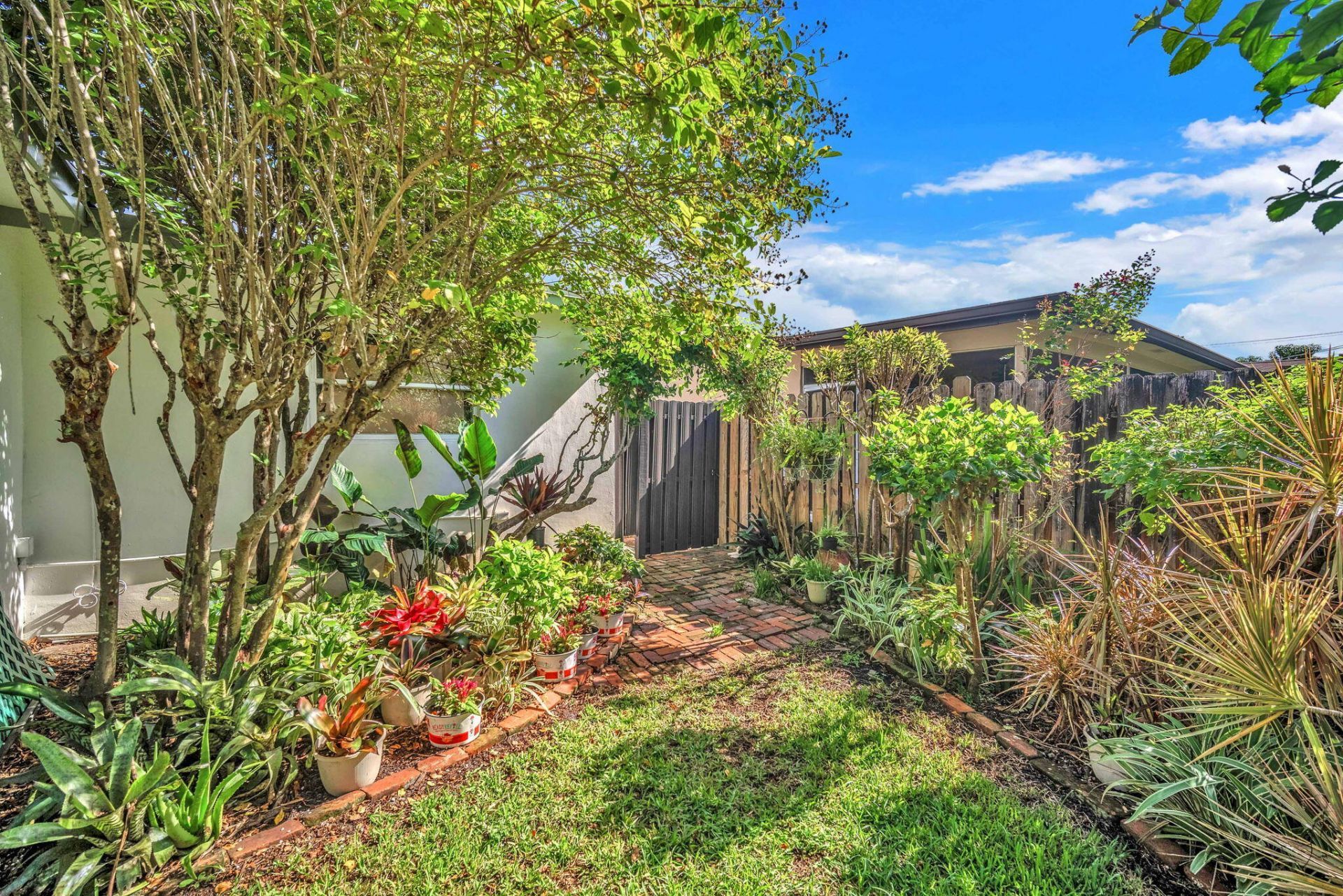 8380 NW 28th Street, Sunrise, FL 33322 Photo