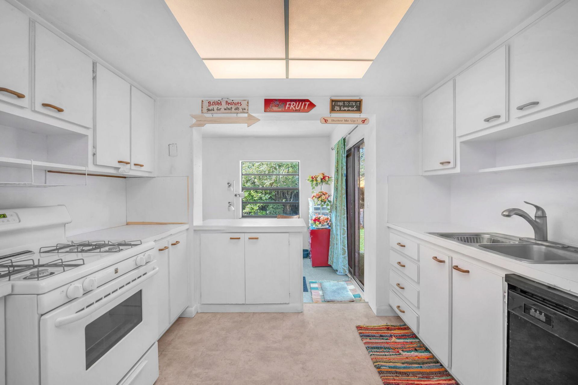 8380 NW 28th Street, Sunrise, FL 33322 Photo