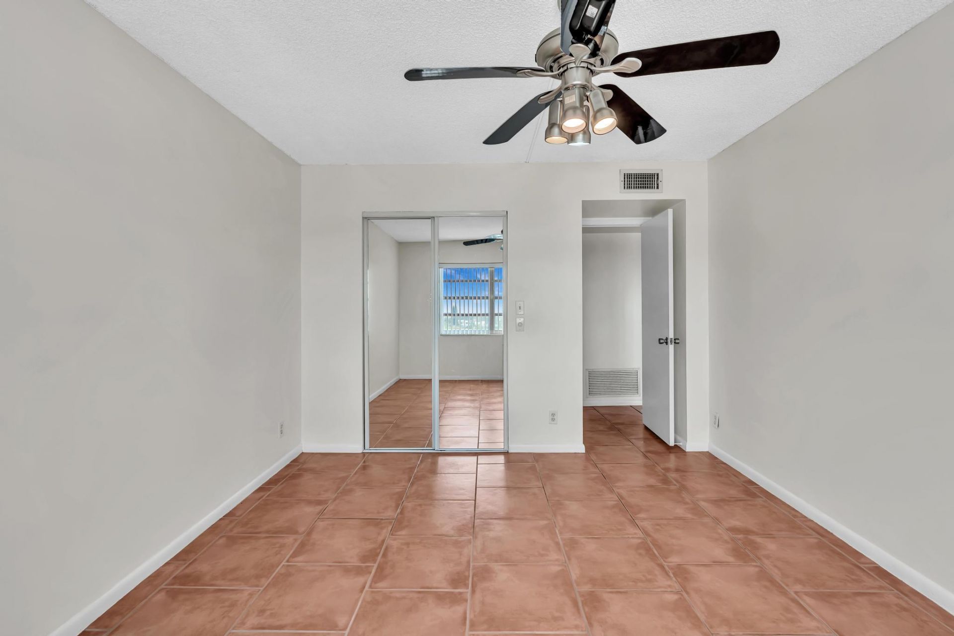 900 NE 18th Avenue, Unit 803, Fort Lauderdale, FL 33304 Photo