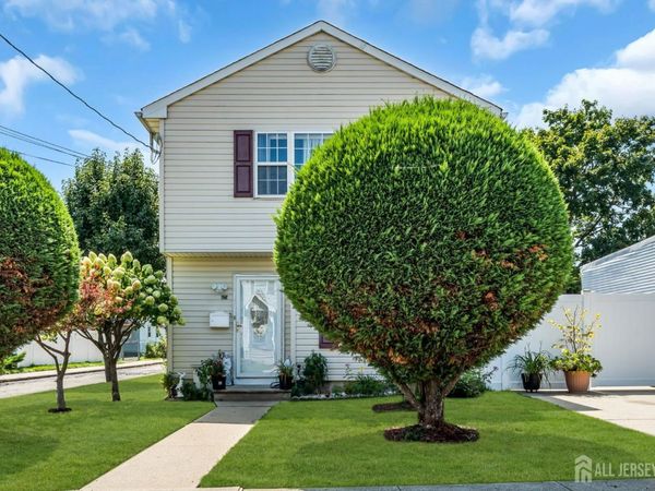 425 Thomas Street , Perth Amboy, NJ 08861