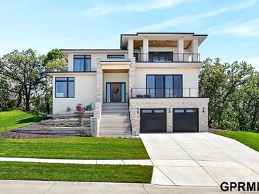 22603 Sanctuary Ridge Drive, Elkhorn, NE 68022
