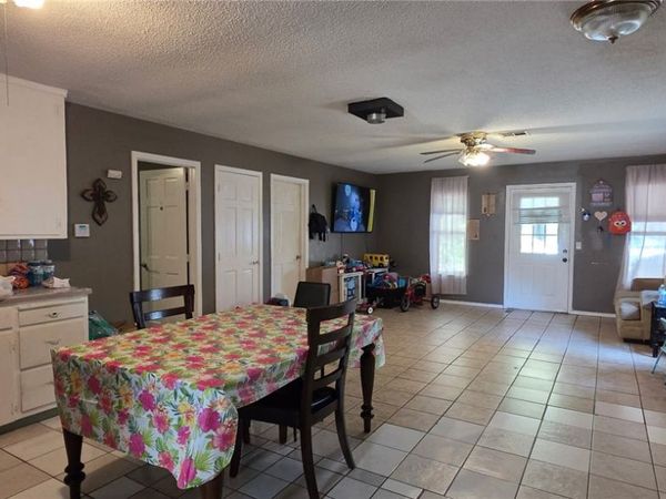 303 E North Street , Rogers, AR 72756