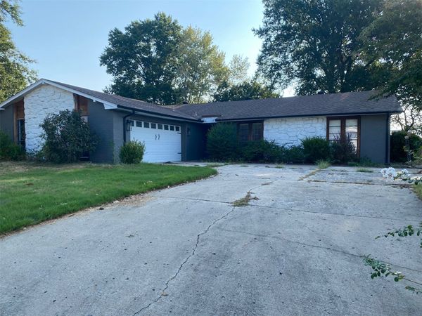 206 S Crabtree Road , Muskogee, OK 74403