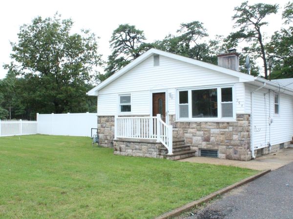 254 Admiral Avenue, Beachwood, NJ 08722