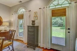 204 Salisbury Drive photo 4