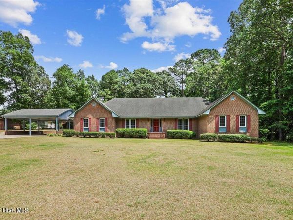 1013 Arrowhead Drive , Snow Hill, NC 28580