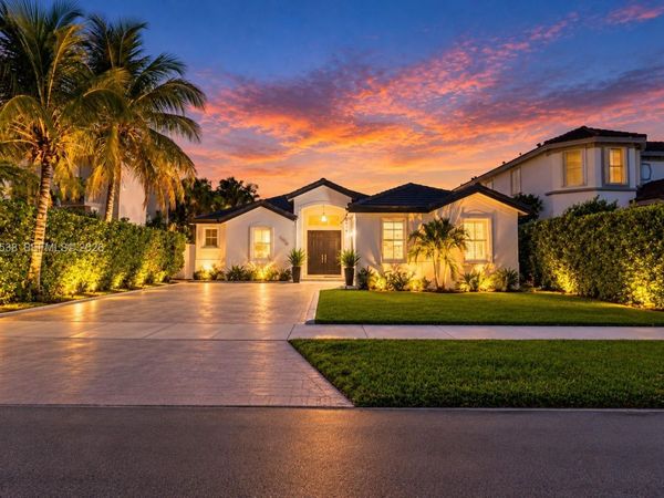 14918 SW 10th St, Miami, FL 33194