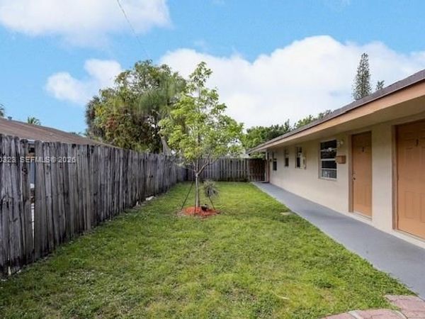 231 SW 8th Ct , Pompano Beach, FL 33060