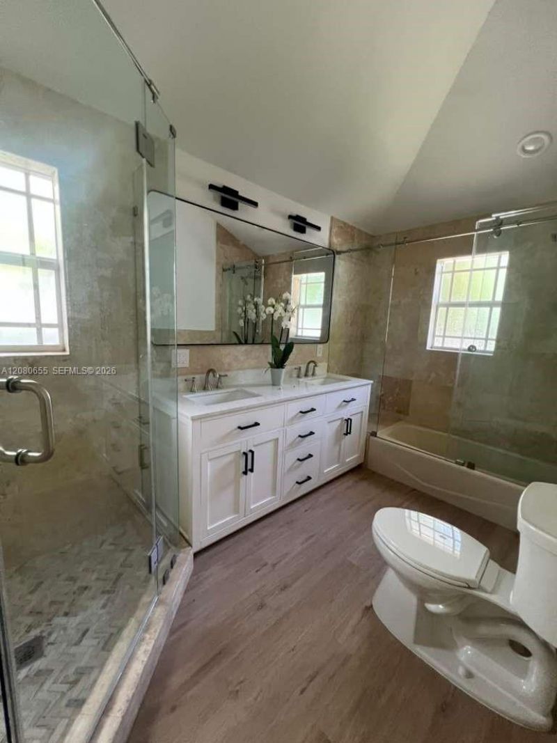 211 SW 29th Rd, Miami, FL 33129 Photo