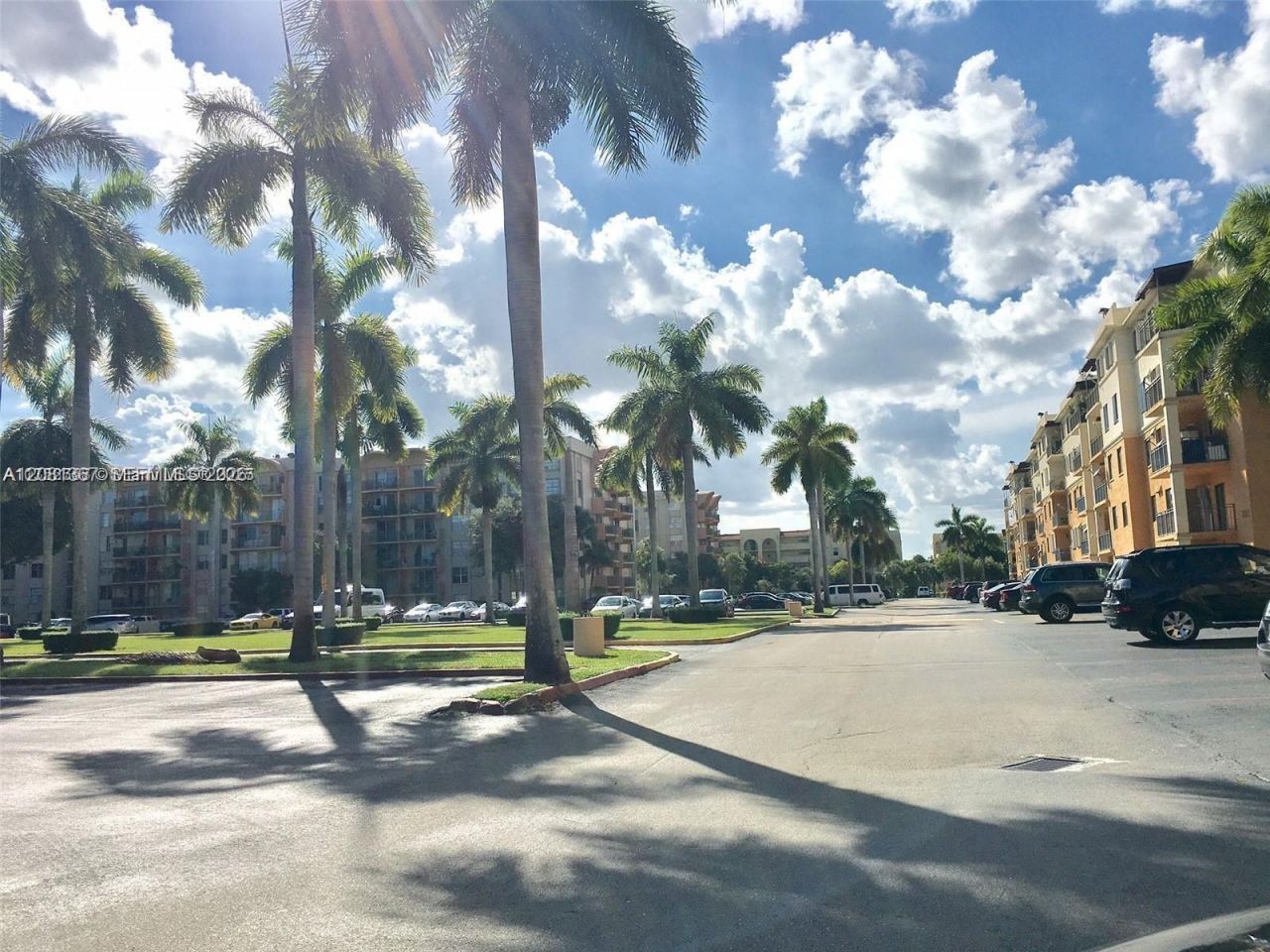 9360 Fontainebleau Blvd, Unit 612, Miami, FL 33172 Photo
