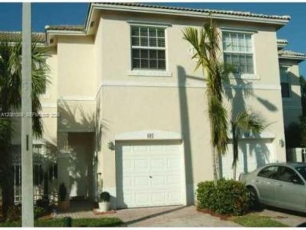 692 NW 170th Ter , Pembroke Pines, FL 33028