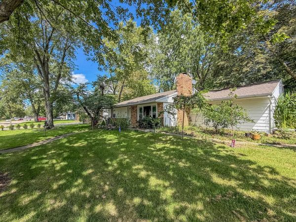 910 Maplepark Drive , Champaign, IL 61821