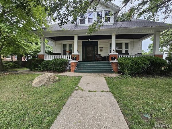 636 Jefferson Street, Hillsboro, IL 62049