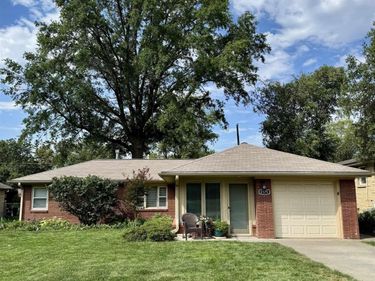 1575 Sunburst Lane, Lincoln, NE 68506