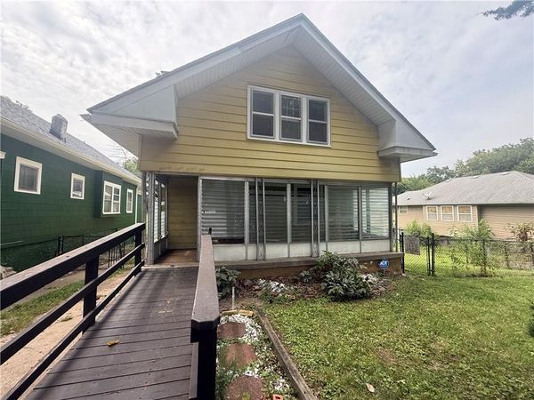 2832 Askew Avenue, Kansas City, MO 64128