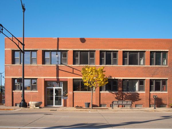 420 7th St, Racine, WI 53403