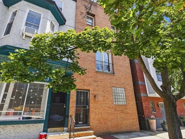 821 S 11TH STREET , PHILADELPHIA, PA 19147
