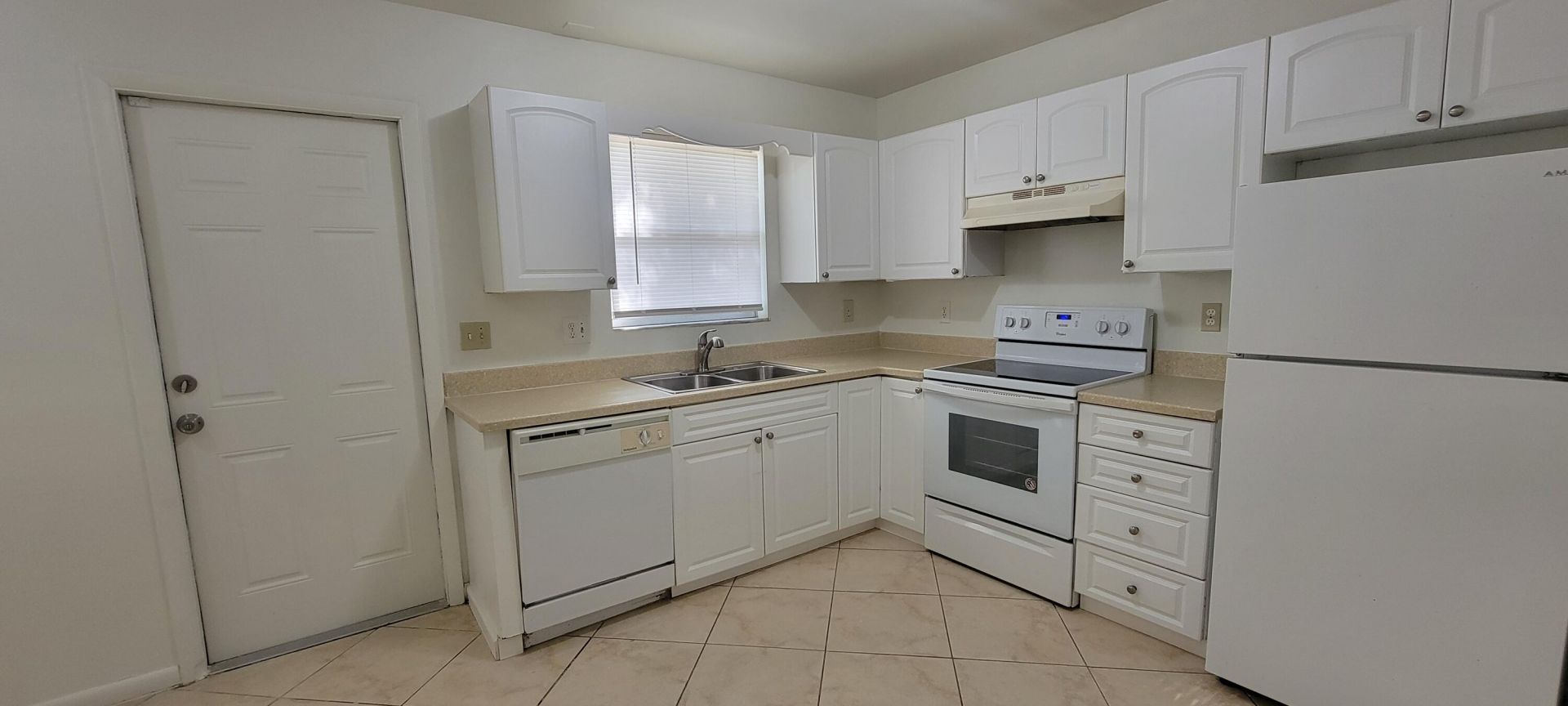 2018 S 10th Street, Fort Pierce, FL 34950 Photo