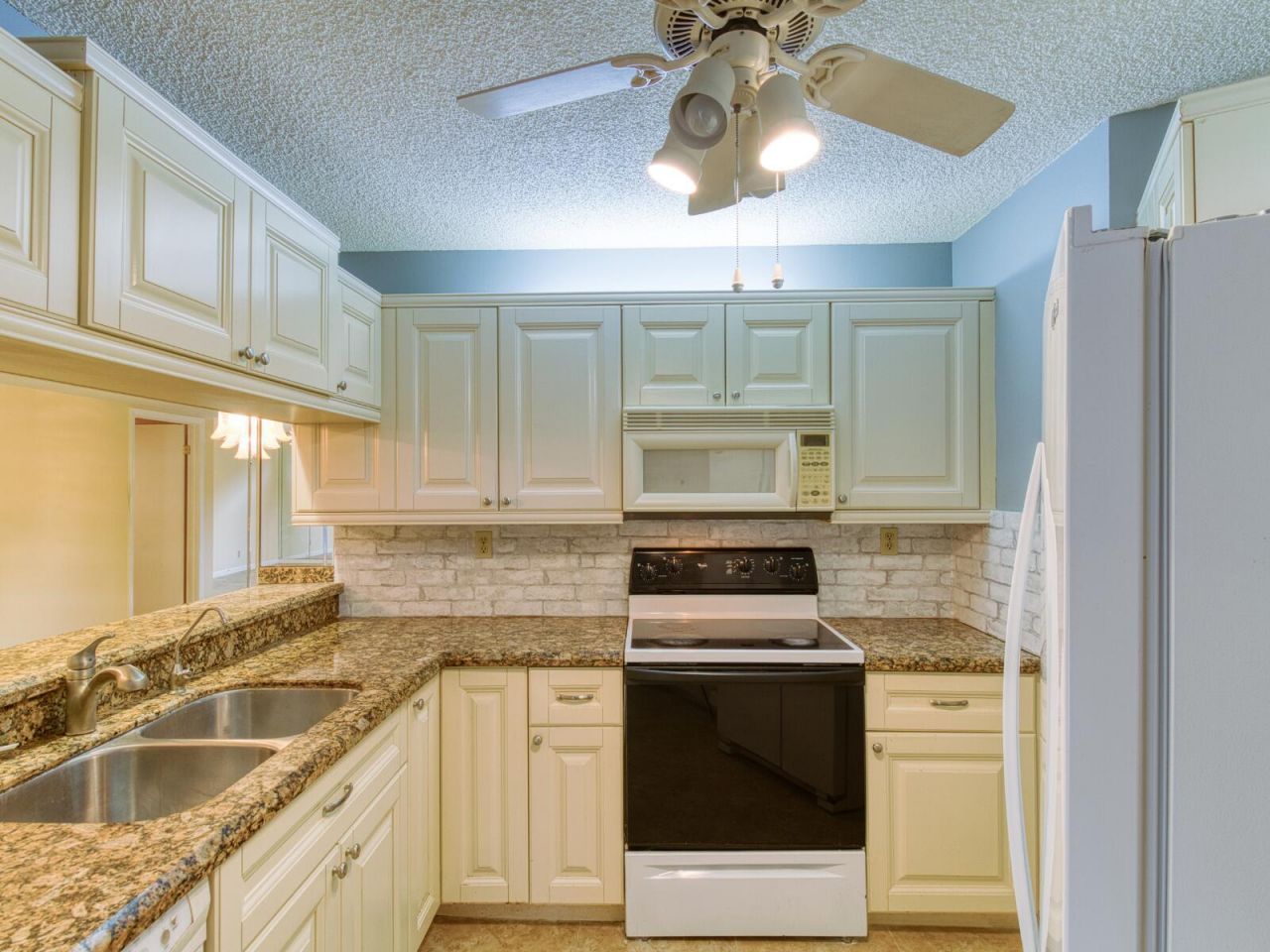 23078 Oxford Place, Unit Apt D, Boca Raton, FL 33433 Photo
