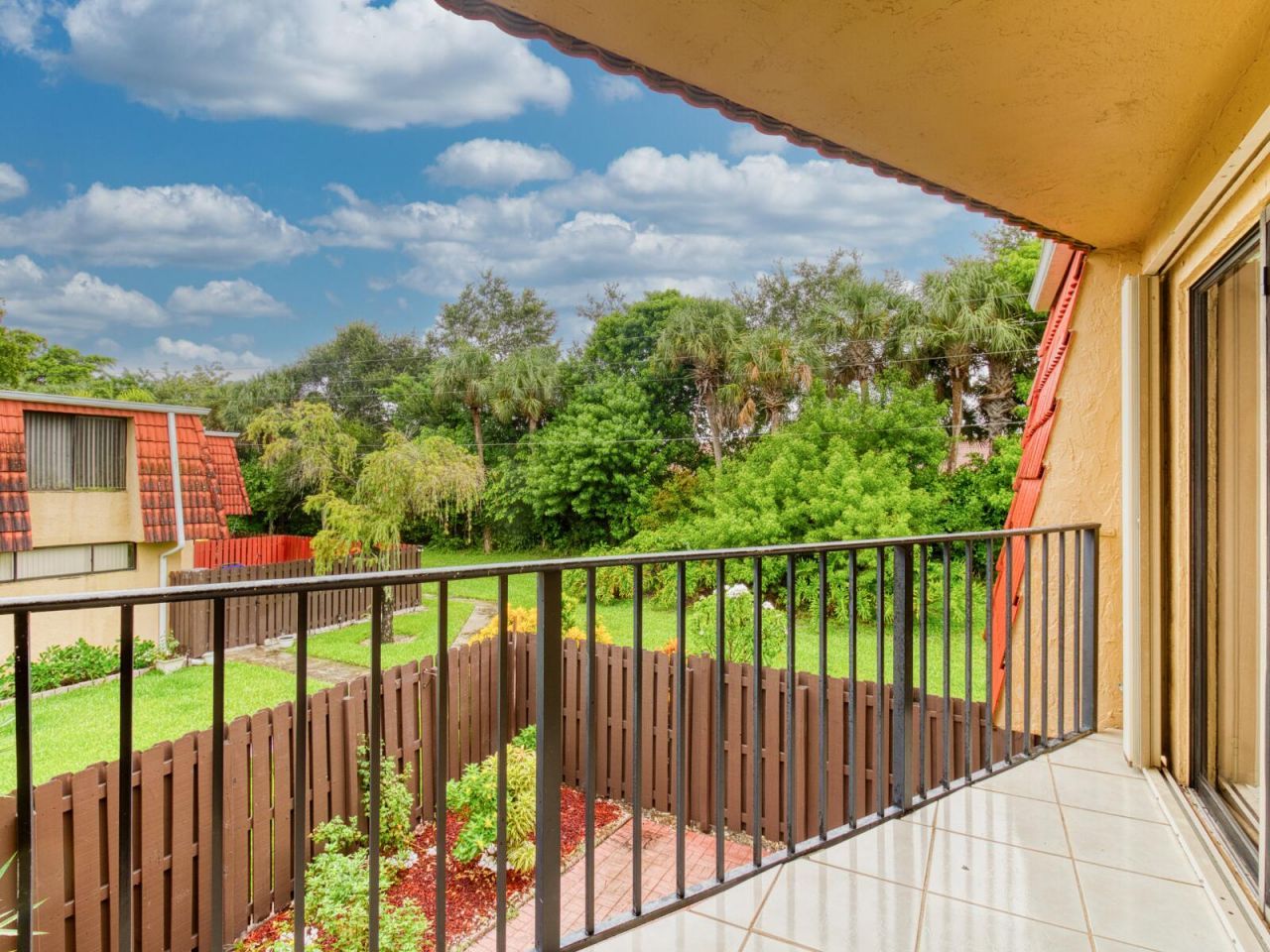 23078 Oxford Place, Unit Apt D, Boca Raton, FL 33433 Photo