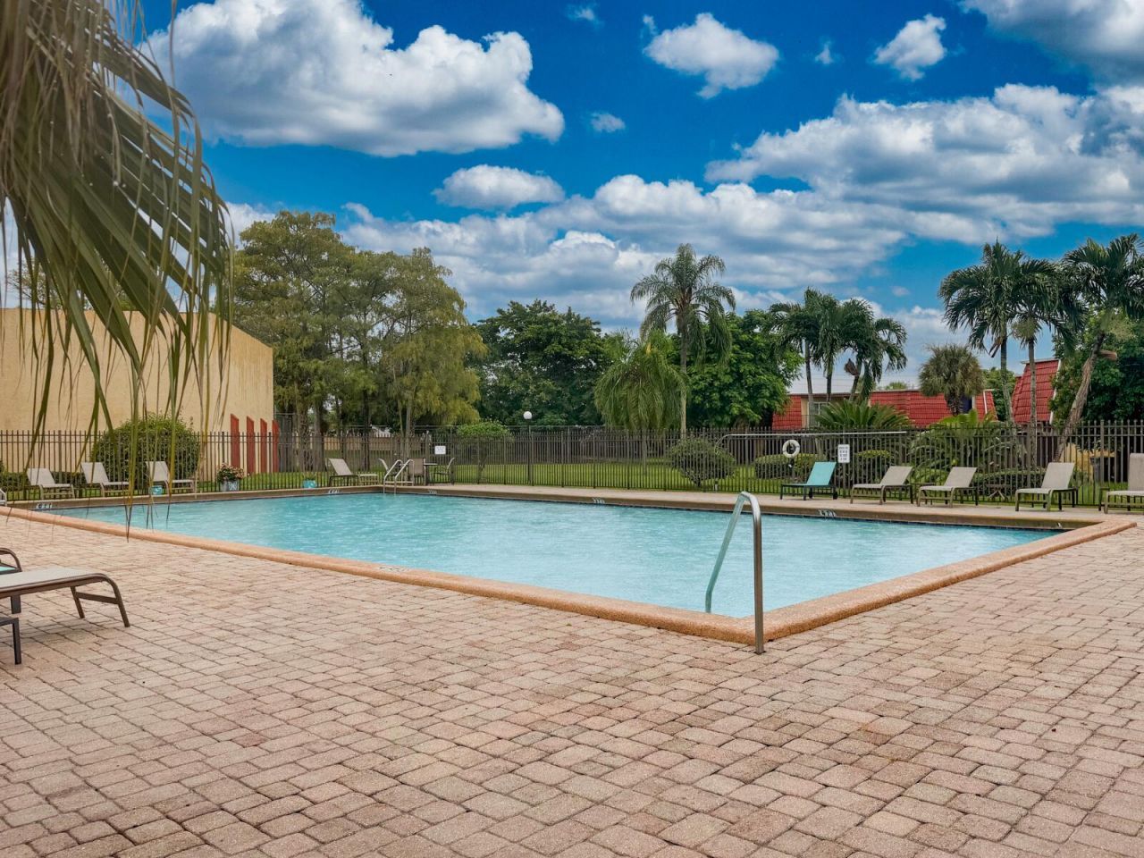 23078 Oxford Place, Unit Apt D, Boca Raton, FL 33433 Photo