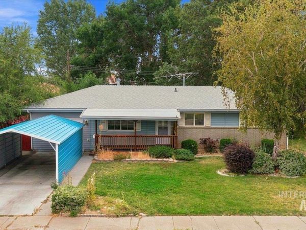 1188 Phelps Dr, Mountain Home, ID 83647