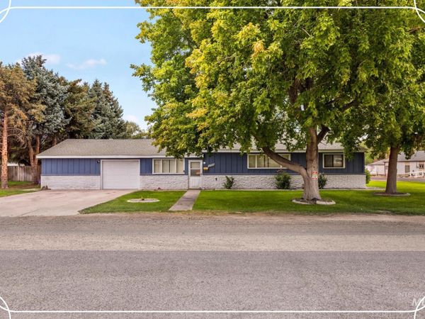 1755 2nd Ave E, Twin Falls, ID 83301