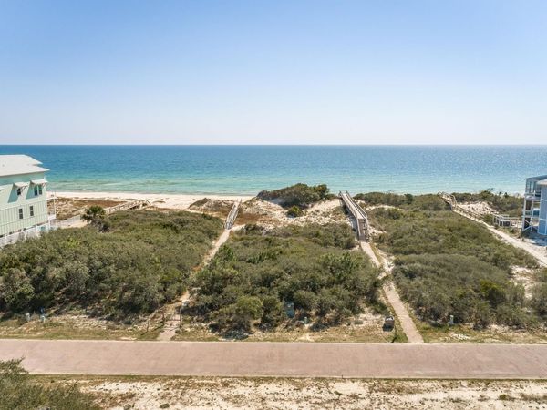 1526 Gulf View Way , St George Islan, FL 32328