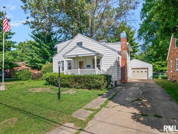 2619 E Keys Avenue, Grandview, IL 62702