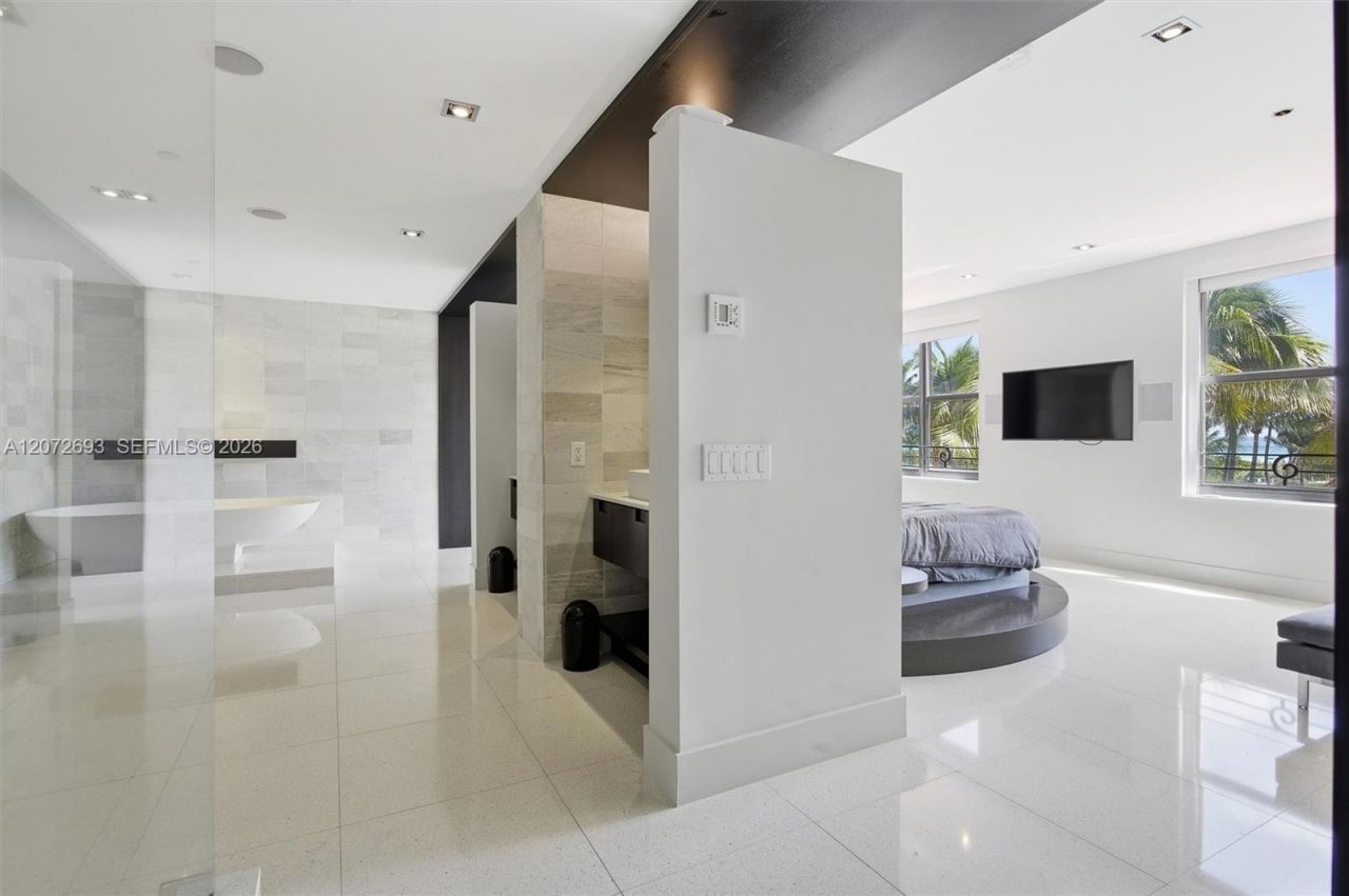 1330 Ocean Dr, Unit 3CA, Miami Beach, FL 33139 Photo