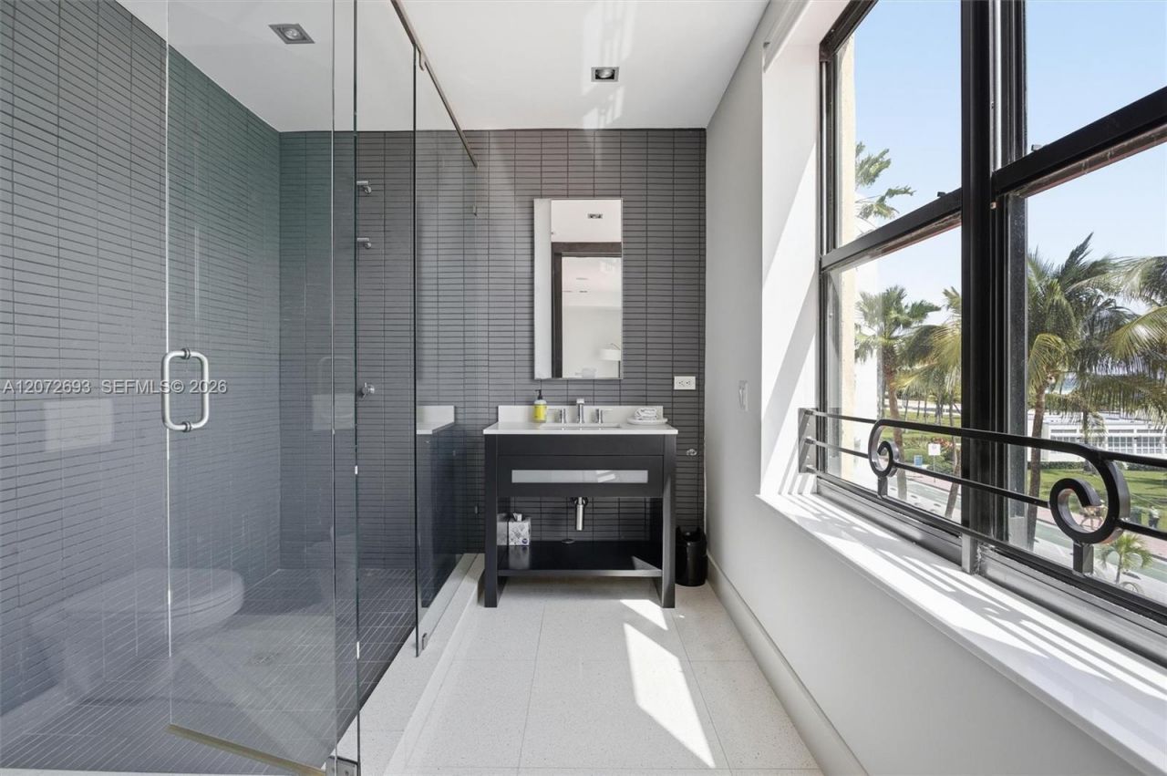 1330 Ocean Dr, Unit 3CA, Miami Beach, FL 33139 Photo