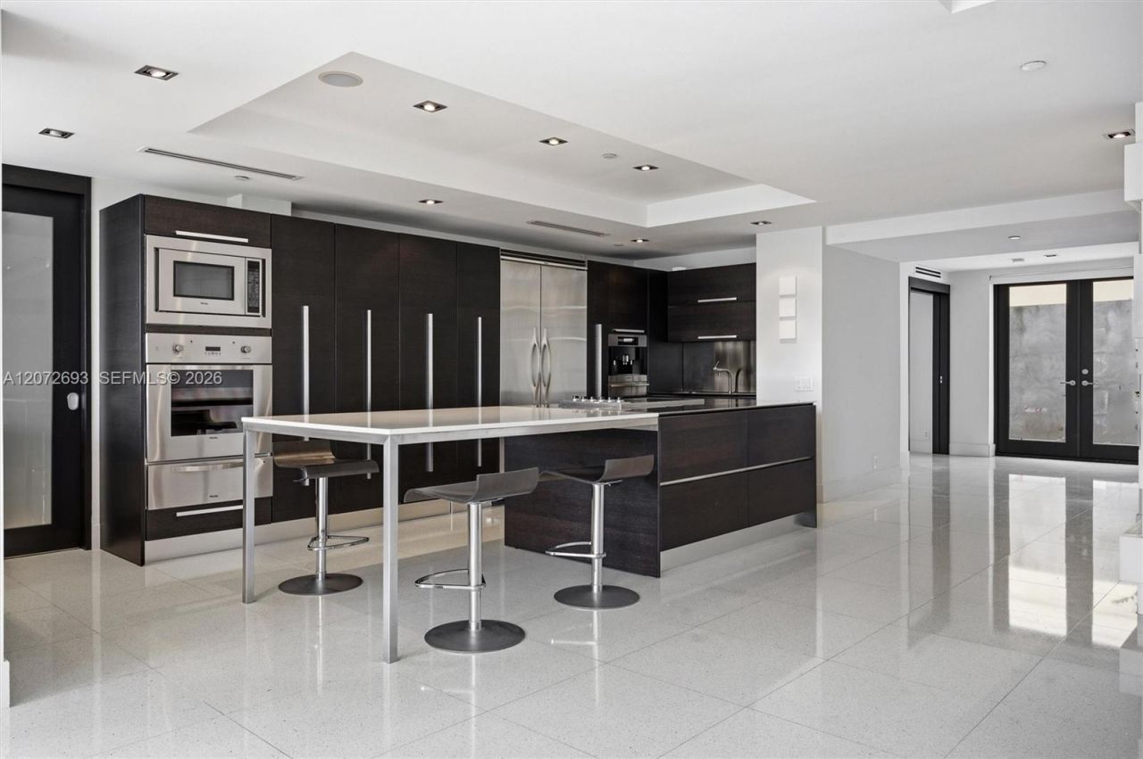 1330 Ocean Dr, Unit 3CA, Miami Beach, FL 33139 Photo
