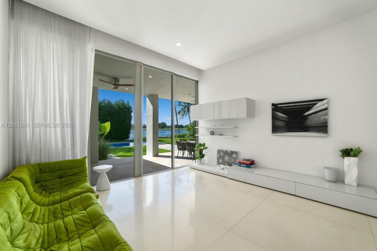 9407 E Broadview Dr, Bay Harbor Islands, FL 33154 Photo