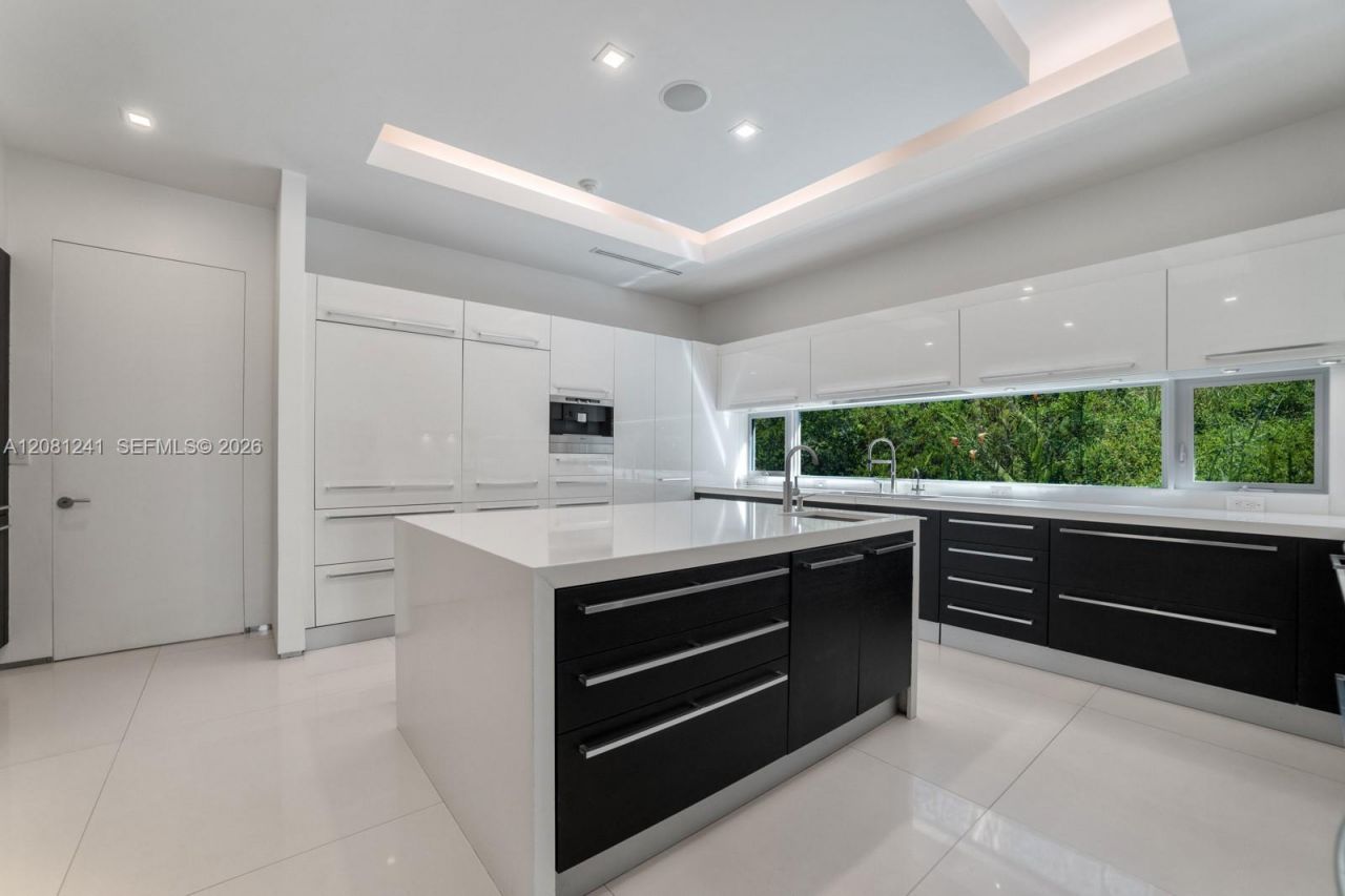 9407 E Broadview Dr, Bay Harbor Islands, FL 33154 Photo