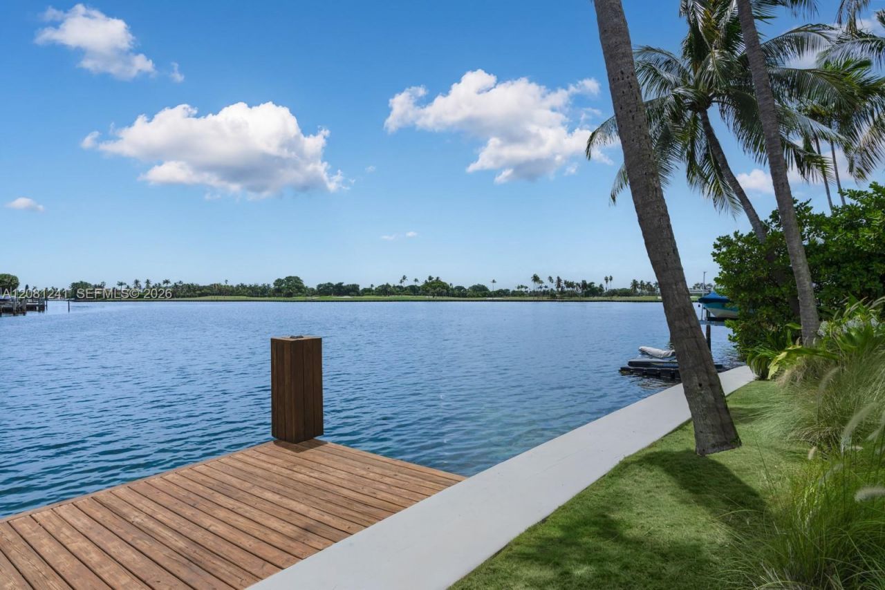 9407 E Broadview Dr, Bay Harbor Islands, FL 33154 Photo