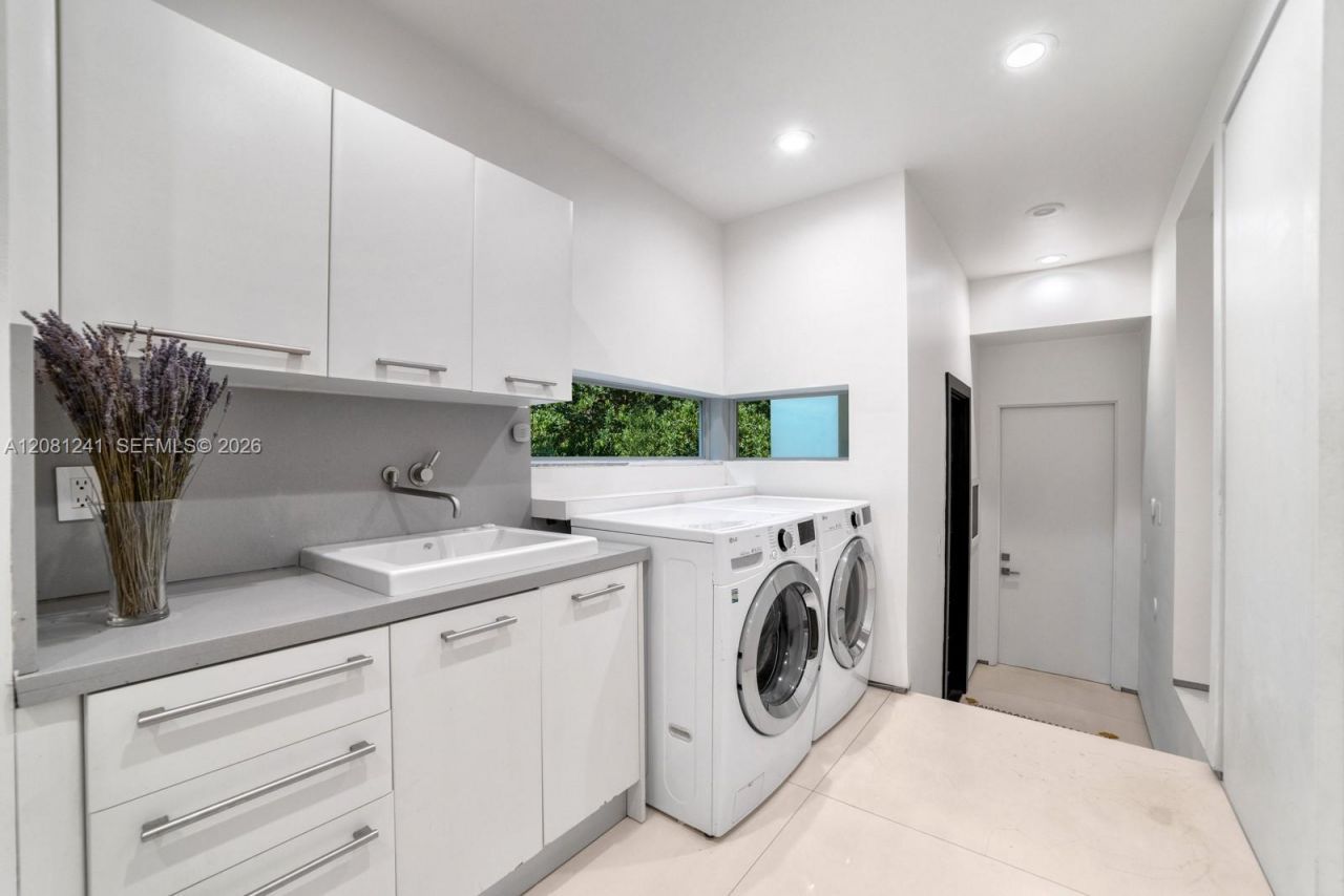 9407 E Broadview Dr, Bay Harbor Islands, FL 33154 Photo