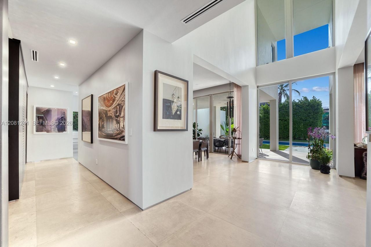 9407 E Broadview Dr, Bay Harbor Islands, FL 33154 Photo
