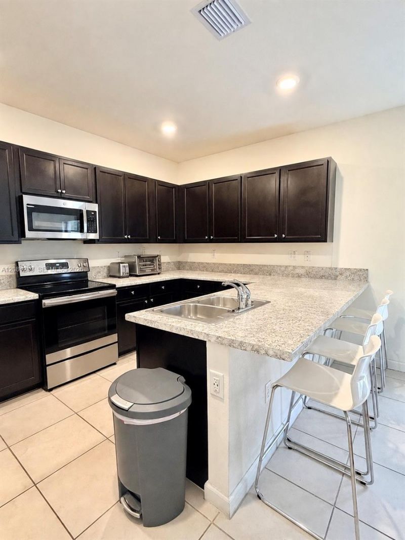 3344 W 105th Ter, Hialeah, FL 33018 Photo