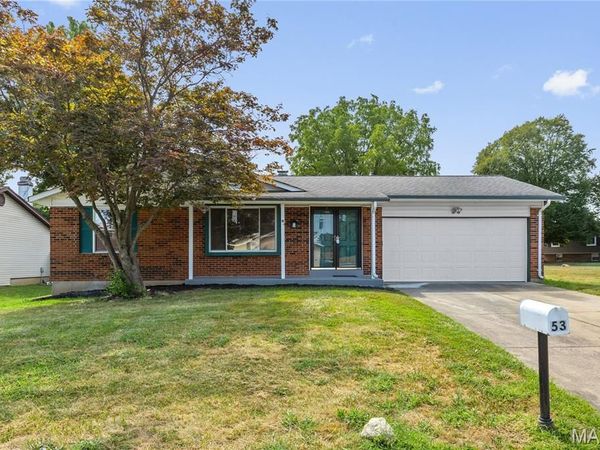 53 W Garden Walk Drive, St Peters, MO 63376