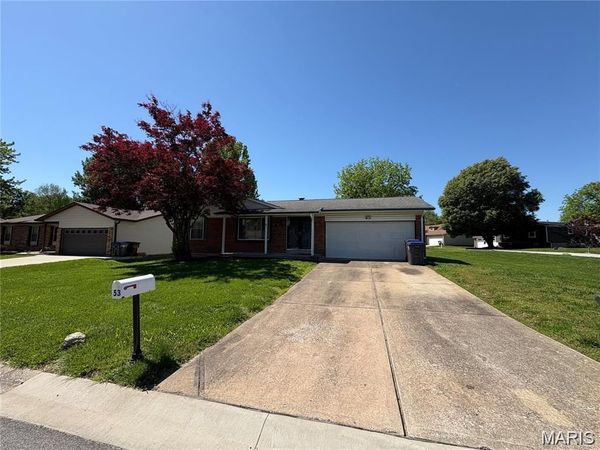 53 W Garden Walk Drive, St Peters, MO 63376