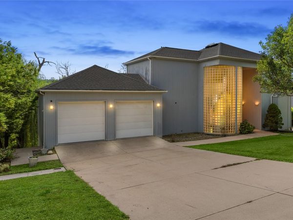 4315 Pioneer Trl SE , Cedar Rapids, IA 52403