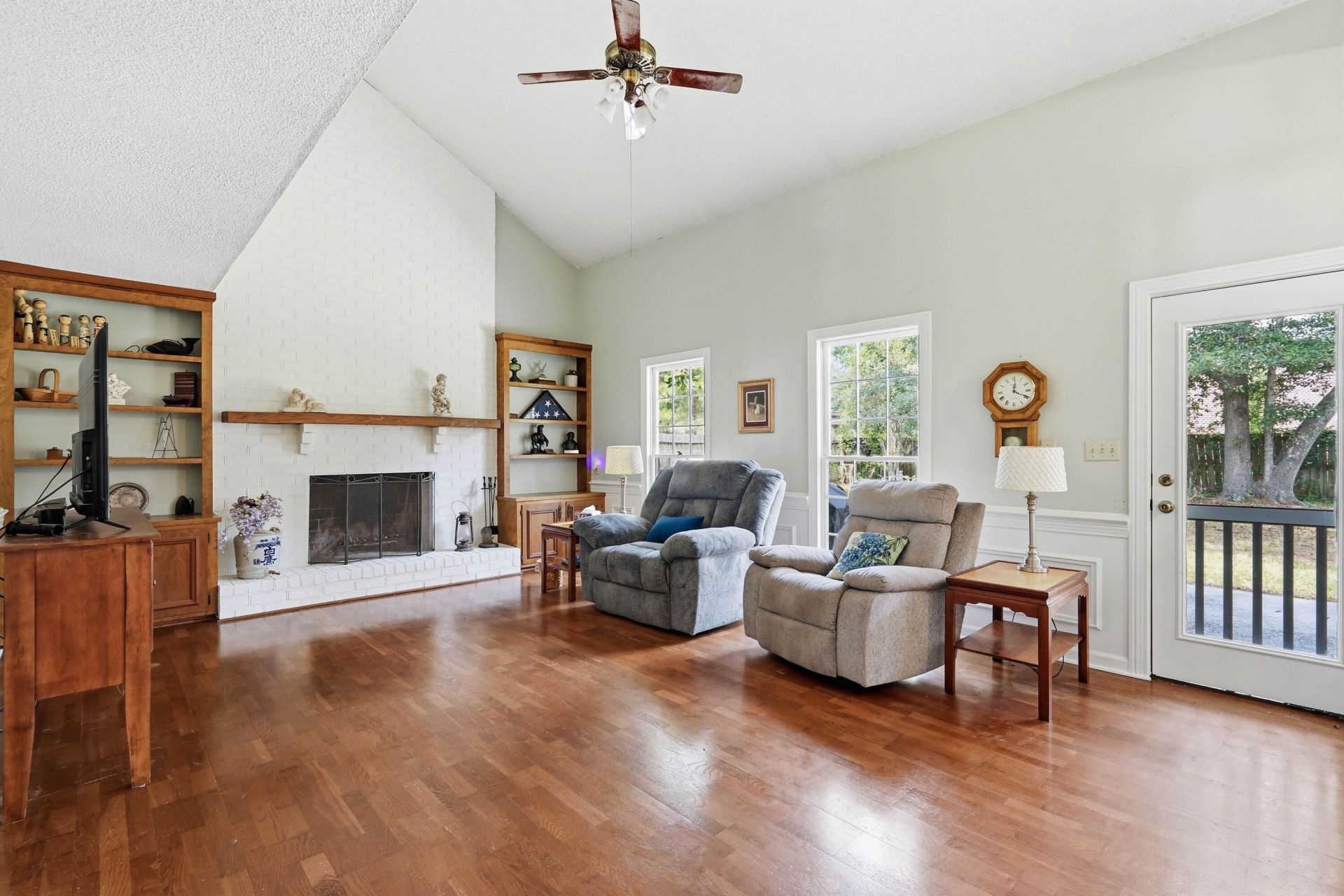 211 Towhee Drive Photo 9