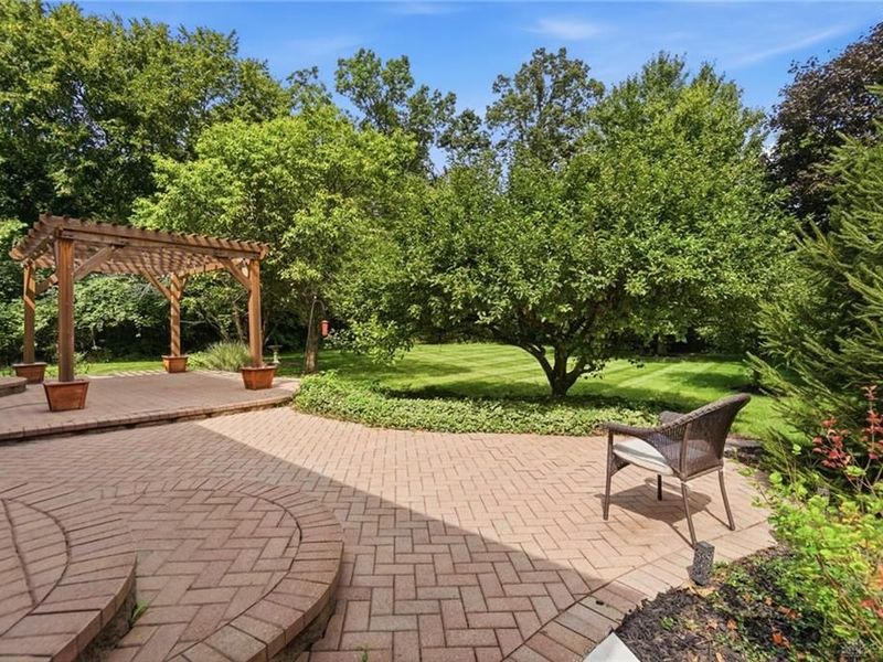 7373 Deep Woods Court, Springboro, OH 45066 Photo 2