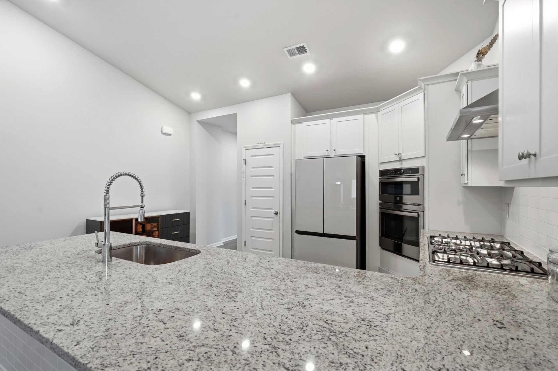 5681 Lacebark Trail Photo 16