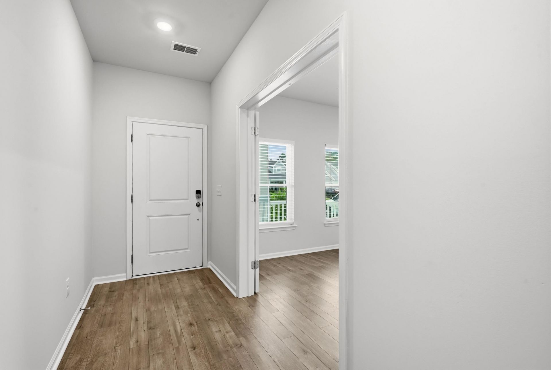 5681 Lacebark Trail Photo 4