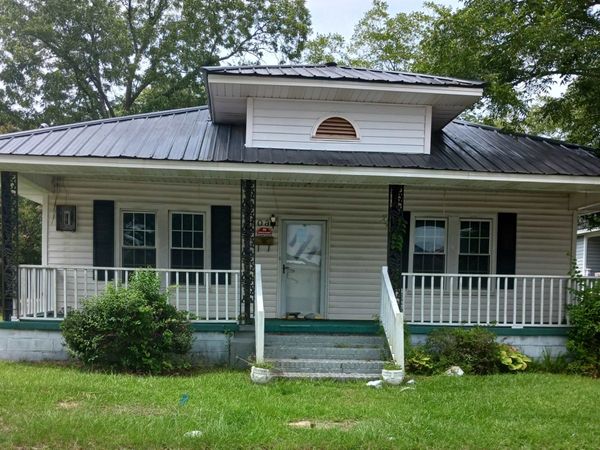 605 Smith St., Marion, SC 29571