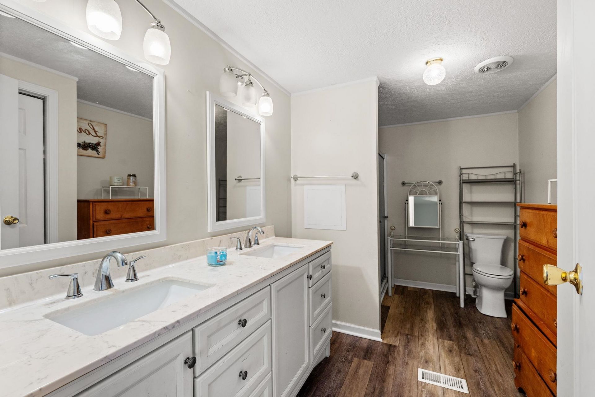 704 Oliver Dr. Photo 14
